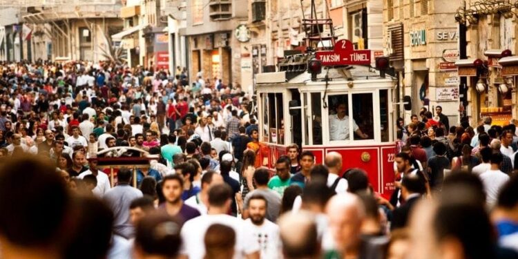 Ipsos anketi: Türklerin yüzde 73’ü ‘yanlış yoldayız’ diyor