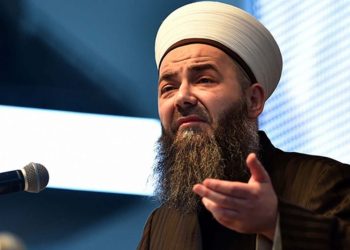 Cübbeli Ahmet Hoca resmen İsmailağa Cemaati’nden atıldı