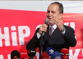 Fatih Erbakan: Millet bunlardan bunaldı, adım adım geliyoruz