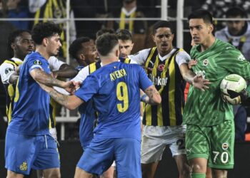 UEFA’dan Fenerbahçe’ye seyirci yasağı
