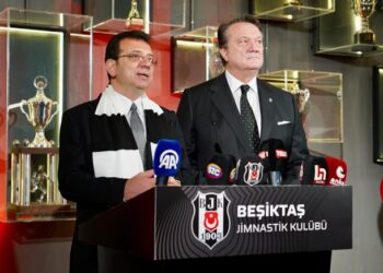 İmamoğlu’dan Beşiktaş’a ziyaret: Seçim gezisine Tunç Soyer de eşlik etti