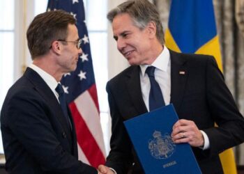 İsveç, NATO’ya resmen katıldı