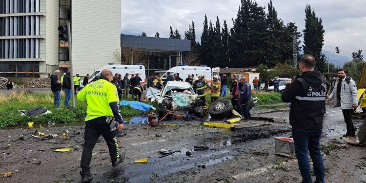 Katliam gibi kaza: Aynı aileden altı kişi öldü