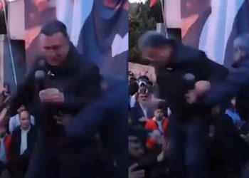 Lütfü Savaş’a saldırı: Sahneden aşağıya atıldı