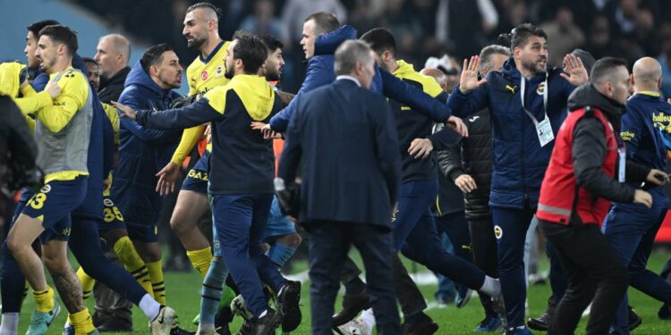 Trabzon-Fenerbahçe maçı soruşturması: 12 kişi gözaltına alındı