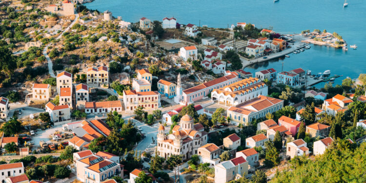 Yunan adalarına kapıda vize uygulaması Nisan’a kaldı