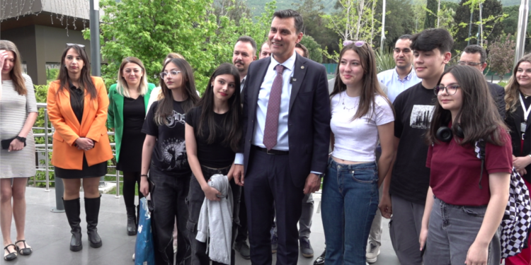 78 yıl sonra sağın kalesi Manisa’da CHP zaferi nasıl geldi?