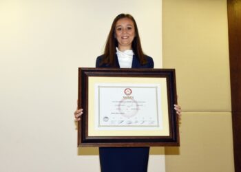 “Kadınlar omuzladı, erkekler çoğunlukla elimi sıkmadı”