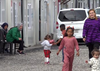 Depremzedeler bu bayramı da buruk geçiriyor