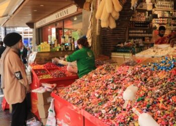 Çarşı pazarda bayram sevinci kalmadı