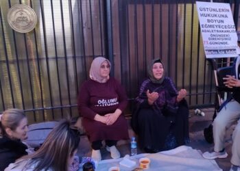 Anne Şenyaşar’ın ‘adalet’ talepli nöbeti 73’üncü gününde