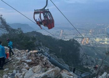 Teleferik faciasında tahliye çalışmaları sürüyor: 128 kişi kurtarıldı