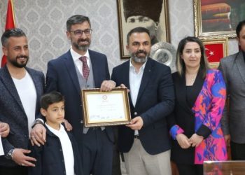 Bedlîs’te itiraz süreci sonuçlanmadan mazbata AKP’li adaya verildi