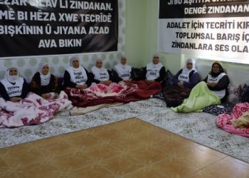 Adalet Nöbeti’nde 4 Nisan kutlaması