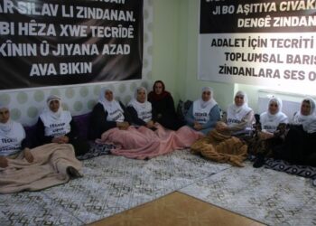 Adalet Nöbeti’ne mesaj gönderen tutsak: Direnişiniz bize umut veriyor