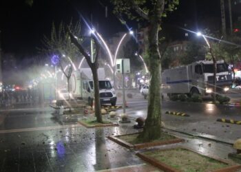 Muayene raporu olmadan tutuklanan çocuk cezaevi kapısından döndürüldü!