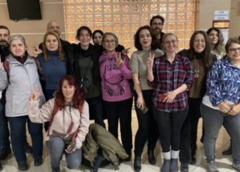 6 kadın gazetecinin davası ertelendi