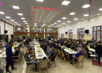 Qaxizman belediye eşbaşkanları iftarda halkla bir araya geldi