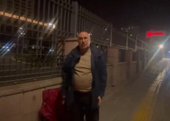 CHP’li Tanal’den Enerji Bakanlığı önünde oturma eylemi