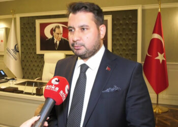 AKP’den boş kasayla belediyeyi devralan CHP’li başkan, personel maaşlarını cebinden ödedi