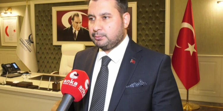 AKP’den boş kasayla belediyeyi devralan CHP’li başkan, personel maaşlarını cebinden ödedi
