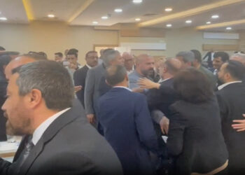 AKP'li başkan komisyon üye sayısını 3'e düşürdü, meclis karıştı