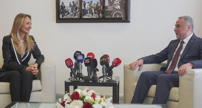 AKP’nin CHP’yi ziyaretinde ‘İsrail’e verilen jet yakıtları konuşuldu