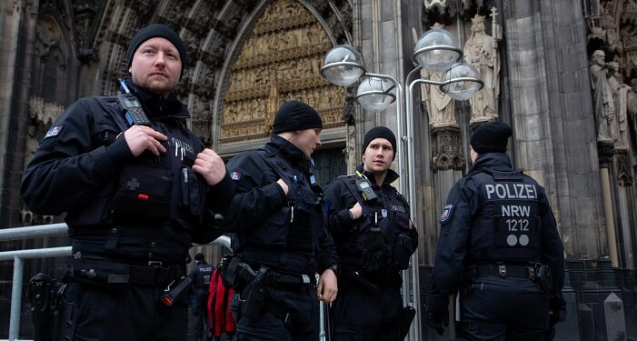 ALMANYA | 5’i Tacikistan vatandaşı 7 kişi terör örgütü kurmakla suçlanıyor