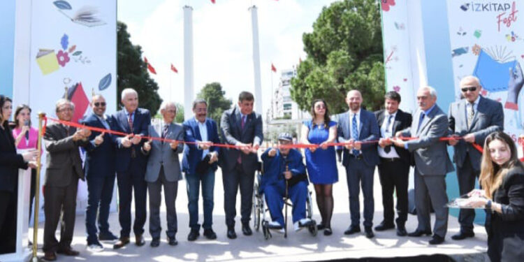 Ahmet Ümit'ten İzmir'e dair yeni roman geliyor