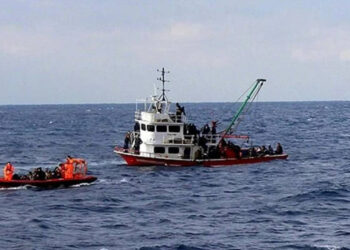 Akdeniz'de göçmen teknesi battı: 8 ölü