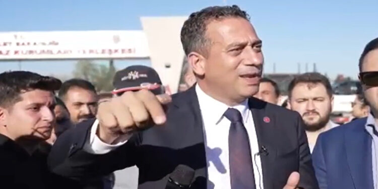 Ali Mahir Başarır, Kepez Belediye Başkanı Karagöz'ü cezaevinde ziyaret etti