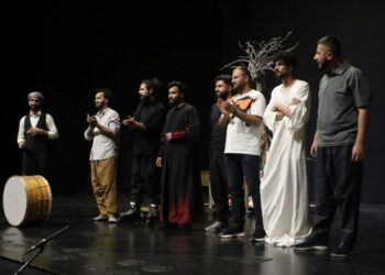 Amed Tiyatro Festivali: Yasakları anlamsız kılıyoruz