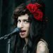 Amy Winehouse’un 17 sterlinlik bale ayakkabıları 7 bin 500 sterline satılıyor