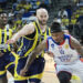 Anadolu Efes, Fenerbahçe Beko'yu devirdi
