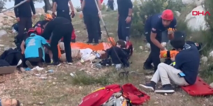Antalya’da teleferik kazası: 184 kişi kurtarılmayı bekliyor