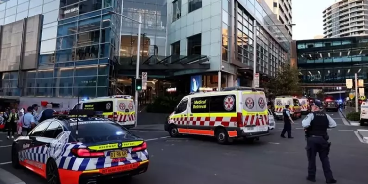 Avustralya’da AVM’de bıçaklı saldırı