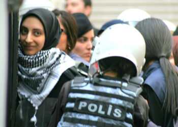 Babasını Mavi Marmara’da kaybeden Beyza Akyüz: Mossad ajanlığına varan ithamlar bana bir kez daha yaşadığım ülke gerçeğini öğretti