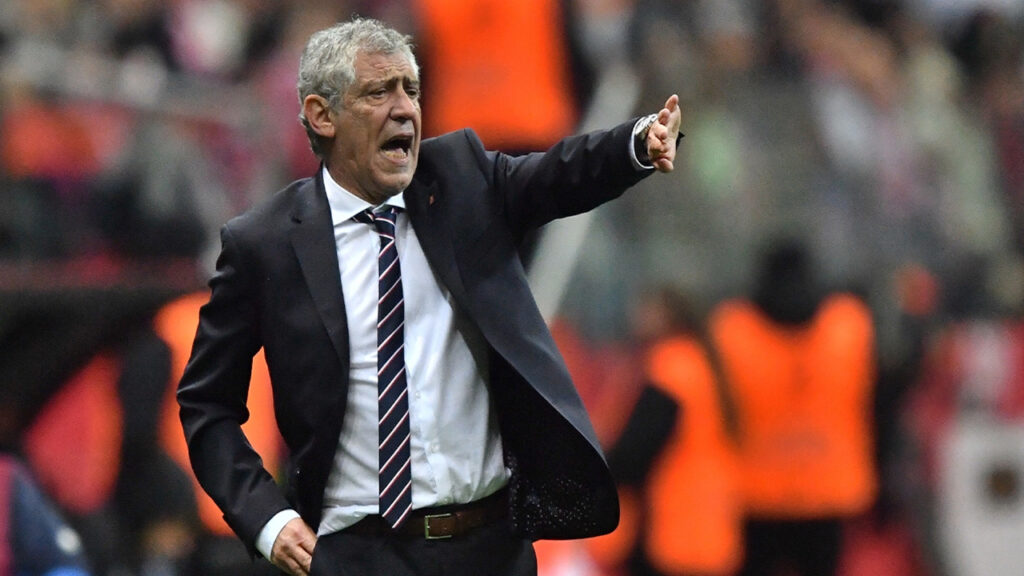 Beşiktaş, teknik direktör Fernando Santos ile yollarını ayırdı