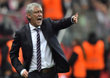 Beşiktaş, teknik direktör Fernando Santos ile yollarını ayırdı