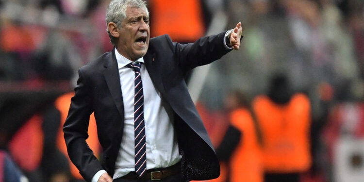 Beşiktaş, teknik direktör Fernando Santos ile yollarını ayırdı