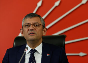 CHP Genel Başkanı Özel, Gezi davası tutuklularının yakınlarıyla bayramlaştı