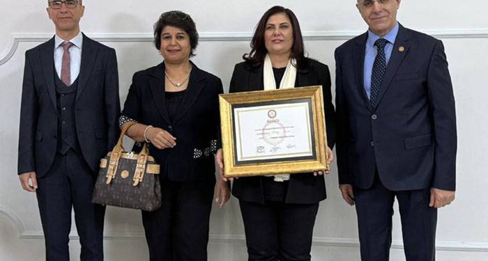 CHP’li Belediye Başkanı Özlem Çerçioğlu’na mazbatası yemekhanede verildi