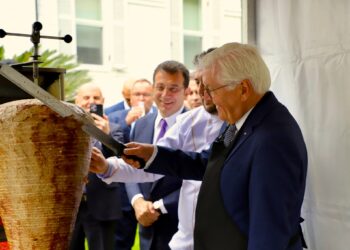 Döneri kesen terler: Steinmeier’in döner diplomasisi hedefine ulaştı