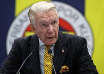 Durduk yere kimseye sataşmayız, Ali Koç hak ettiği cevabı verdi!