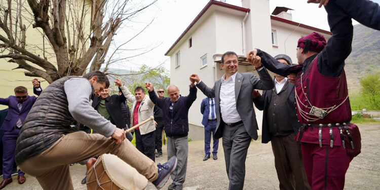 Ekrem İmamoğlu, memleketinde konuştu: Beni geçecek adam doğmadı kardeşim!