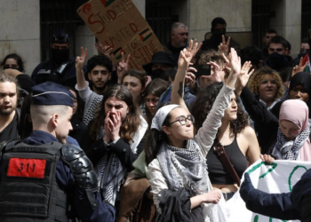 FRANSA | Polisten Sorbonne Üniversitesi öğrencilerine Filistin müdahalesi