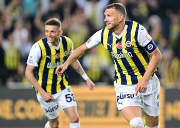 Fenerbahçe, Adana Demirspor'u 4 golle geçti, zirve takibini sürdürdü