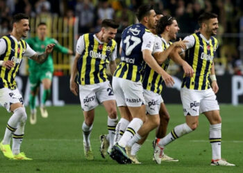 Fenerbahçe, Fatih Karagümrük'e konuk oluyor! Fenerbahçe-Fatih Karagümrük ilk 11'leri belli oldu