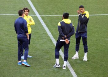 Fenerbahçe UEFA Konferans Ligi'nde yarı final için Olympiakos karşısında