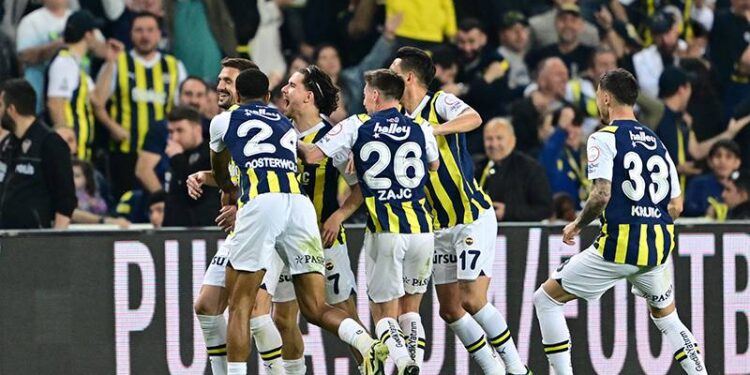 Fenerbahçe rekor için sahaya çıkıyor